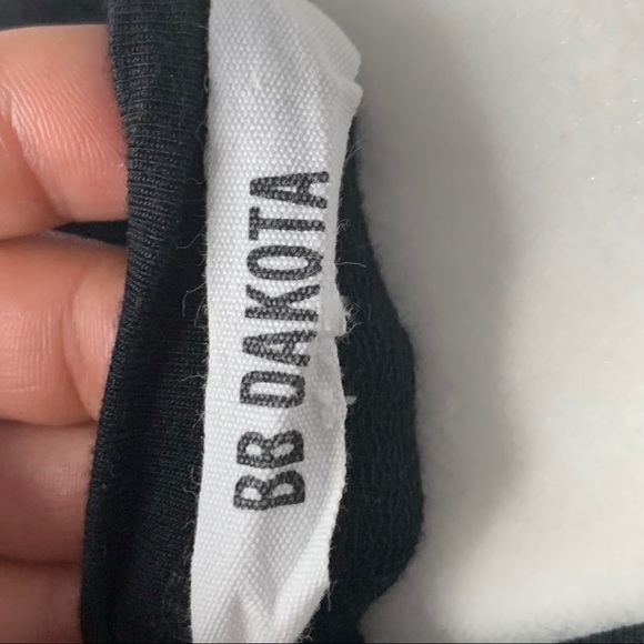 Black flowy shirt - Picture 3 of 3